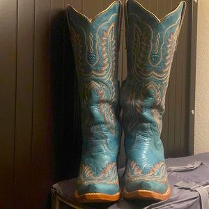 Ariat Teal Cowboy Boots!!